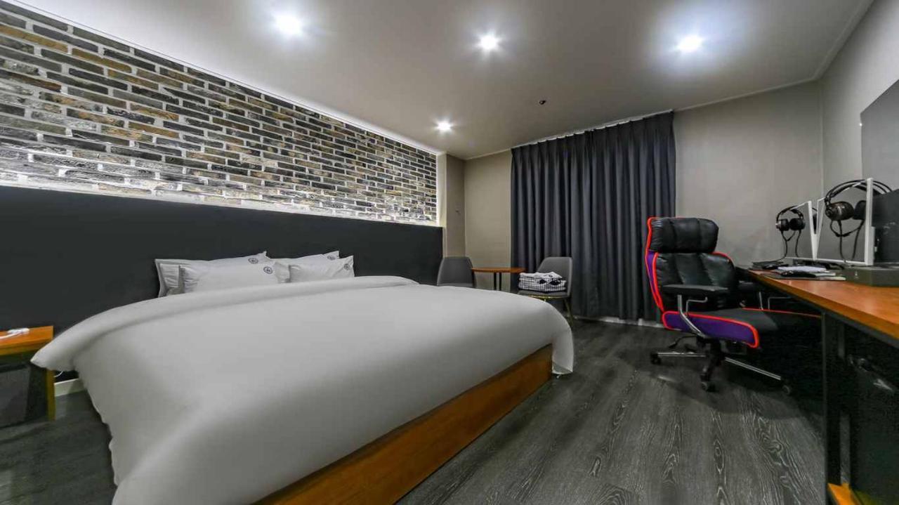 The Way Hotel Changwon Exterior photo